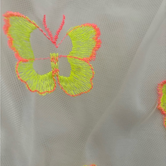 Adorable butterflies girl top - Picture 3 of 4